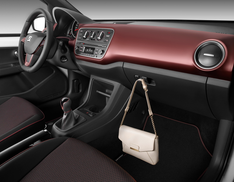 Hey, a manual! (Photo Credit: Seat)